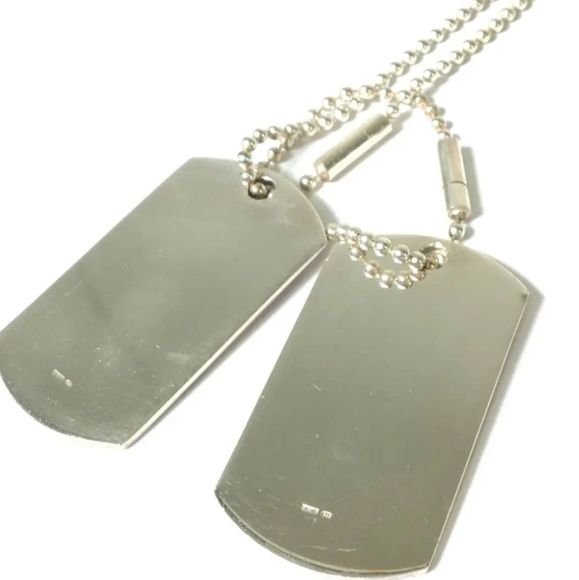 SALE 💥☀️🔆 GUCCI DOG TAGS Necklace (Two tags included) - Picture 4 of 4